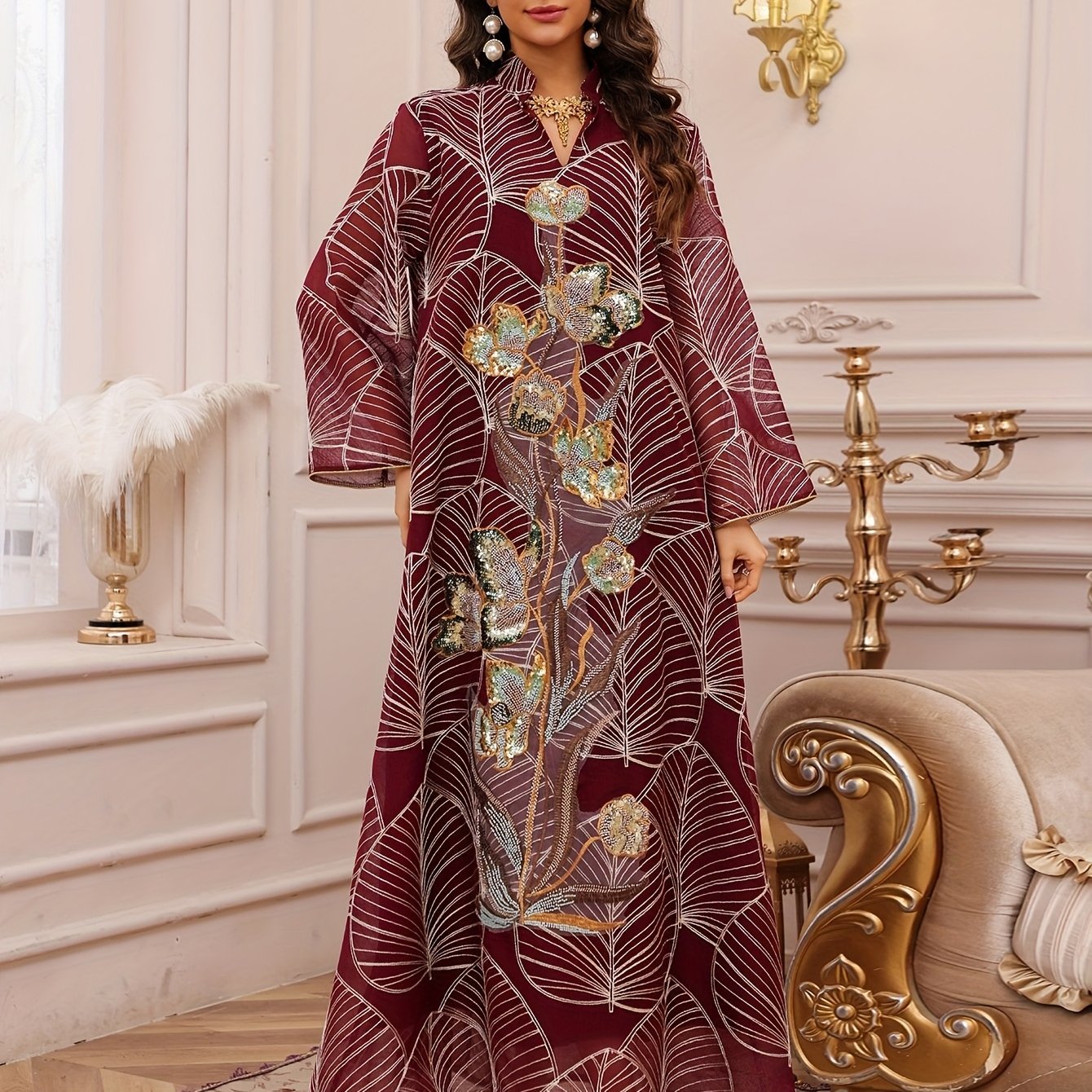 جلابية رُقيّ اللؤلؤ المطرّز