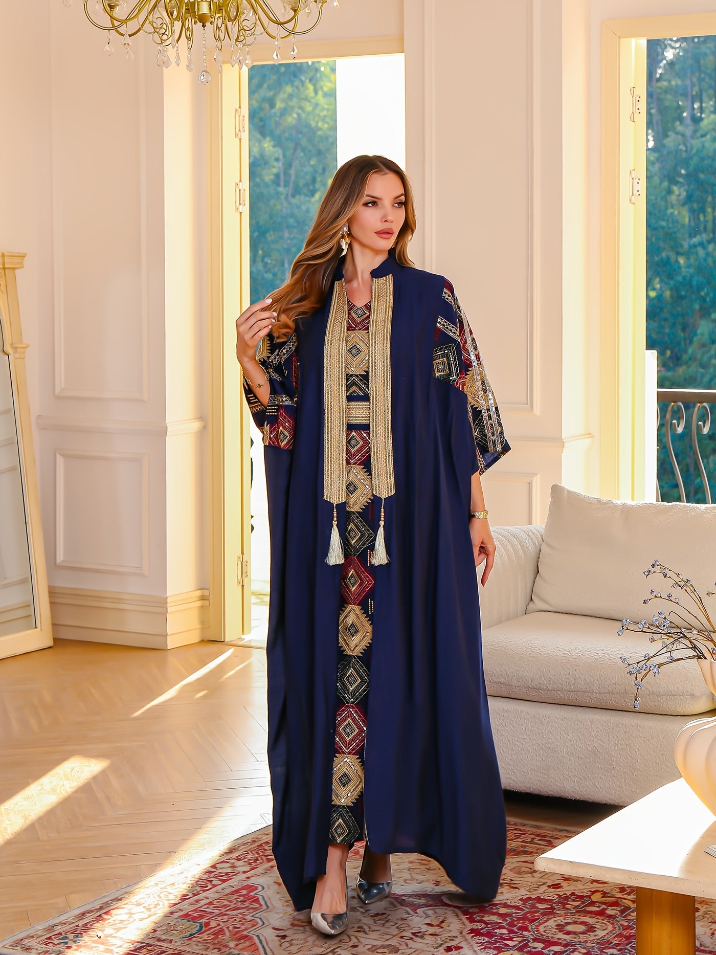 جلابية رويال كحلي بنقوش تراثية