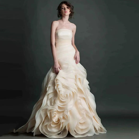 فستان فخم بأسلوب الورود النفاشي