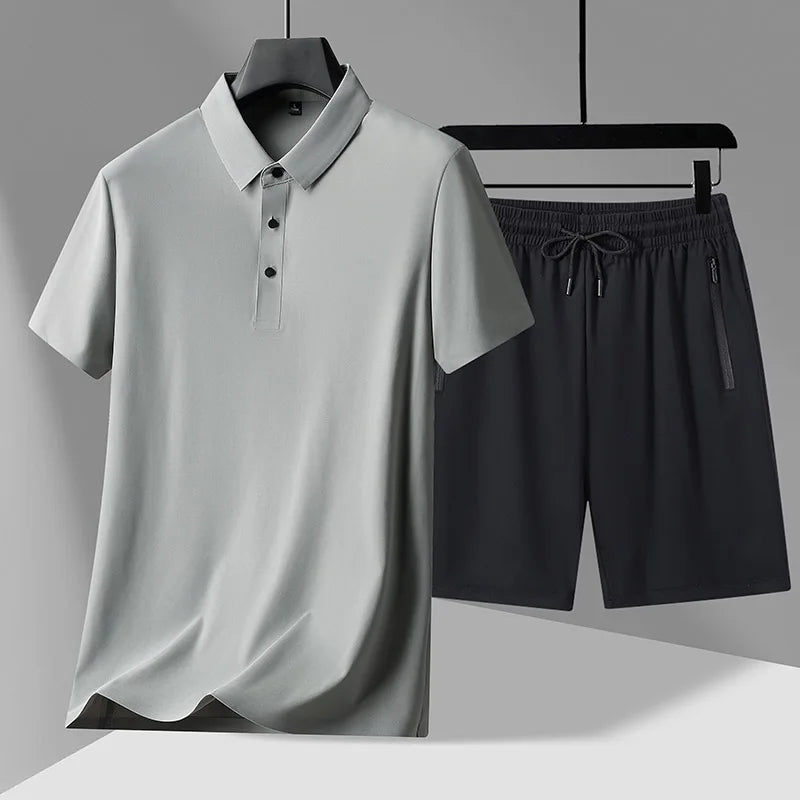 طقم قميص أبيض أنيق غير رسمي وشورت داكن: أسلوب متعدد الاستخدامات