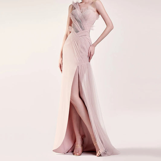 فستان أنيق بكتف واحد مع طبقة شفافة