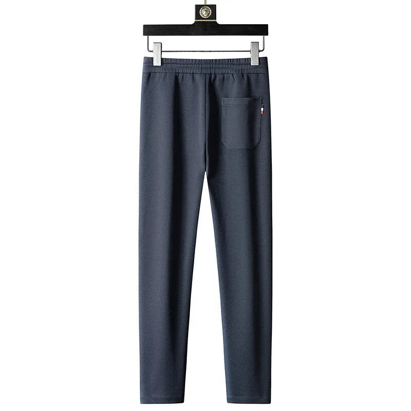 ملابس رجالية عصرية لفصل الربيع