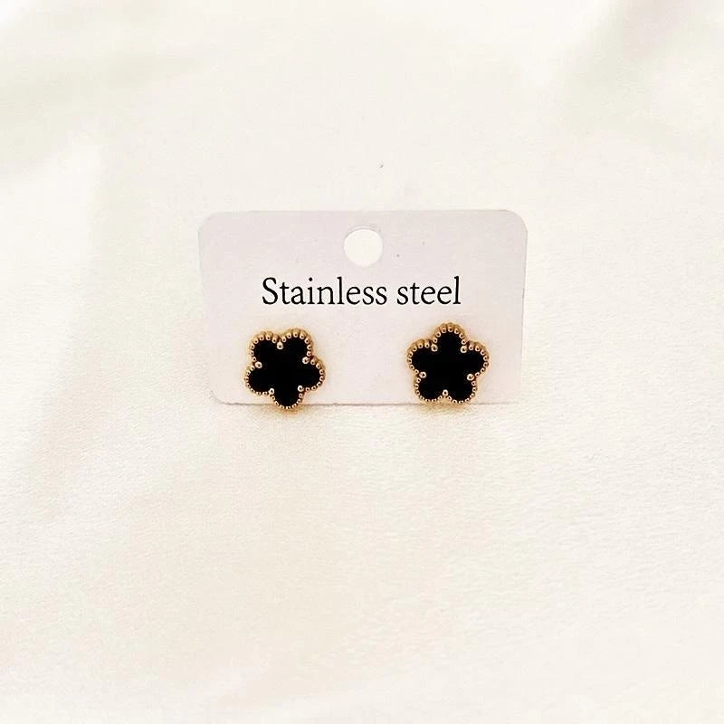 New Trendy Luxury Five Leaf Flower Pendant Necklace and earing