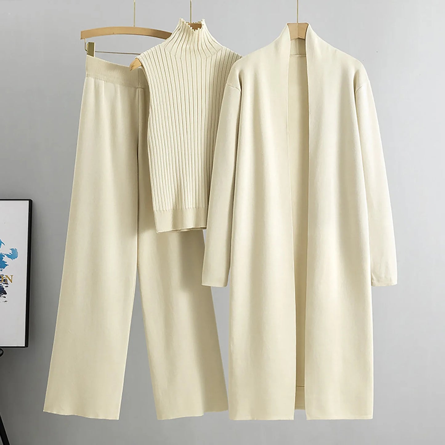 Chic Layering: Cozy Three-Piece Set in Neutral Tones