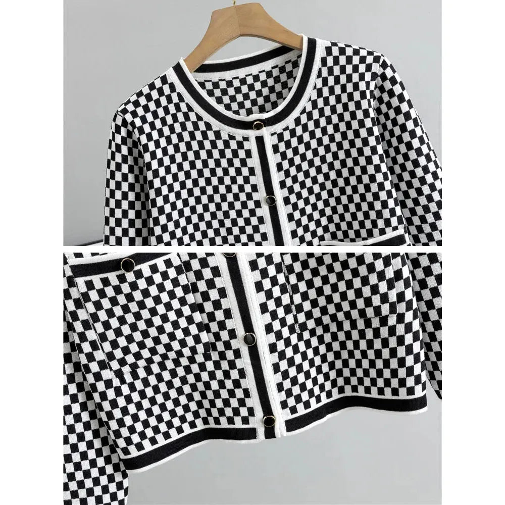 Elegant Checkerboard Two-Piece Set: Stylish Comfort
