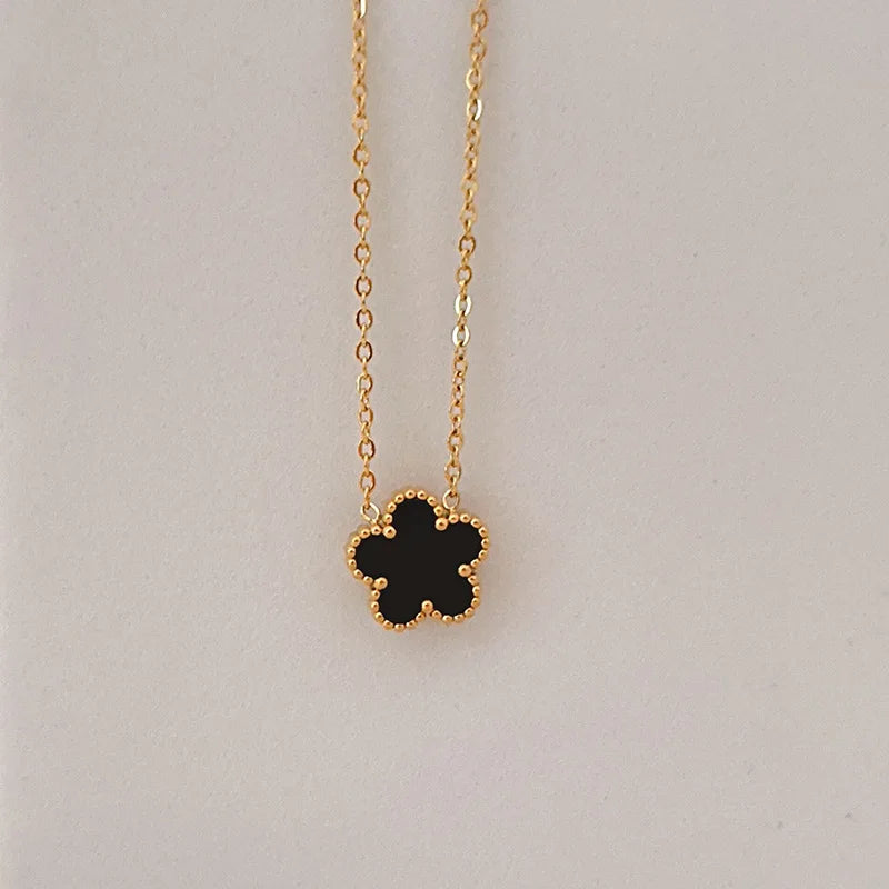 New Trendy Luxury Five Leaf Flower Pendant Necklace and earing