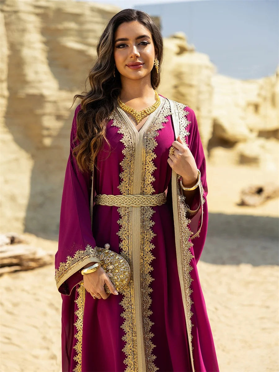 جلابية فاخرة بتطريز ذهبي أنيق