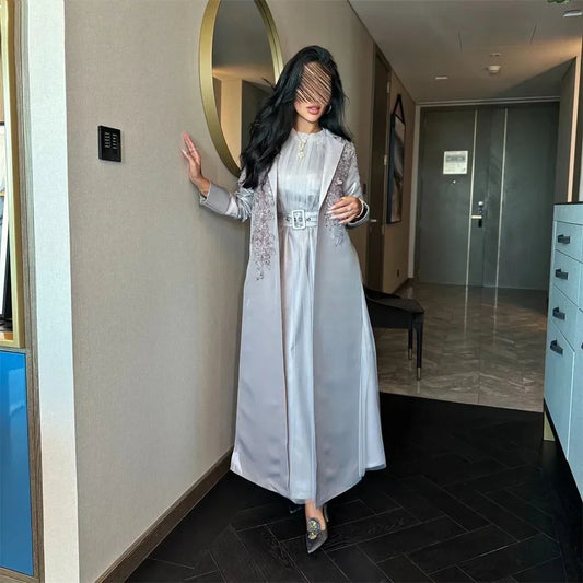 فستان عصري بتصميم أنيق ومميز