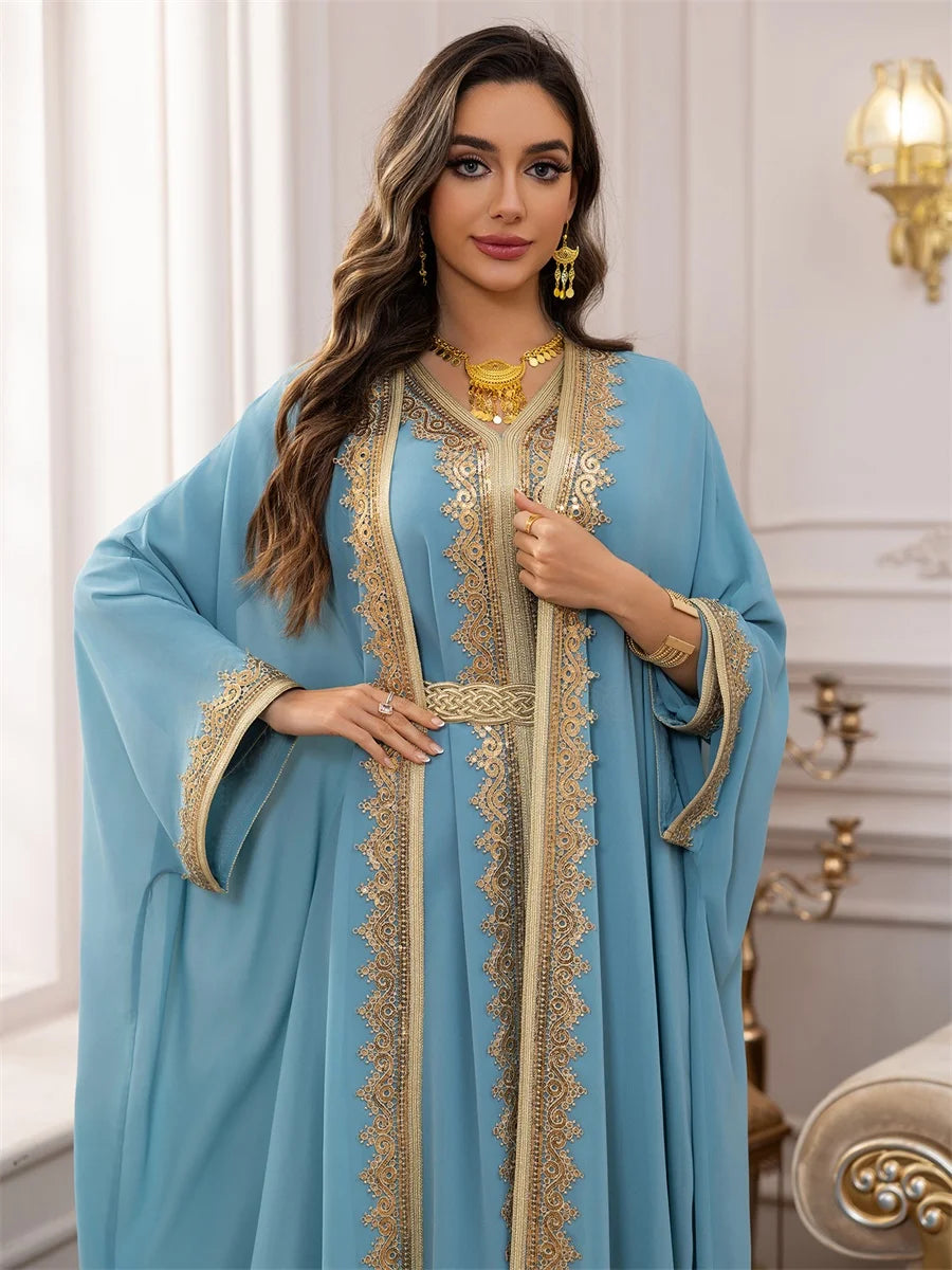 جلابية فاخرة بتطريز ذهبي أنيق