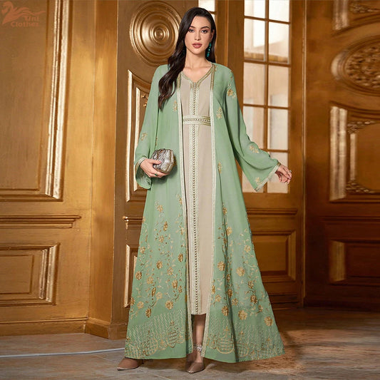 جلابية خضراء ساحرة: أناقة تأسر الأنظار