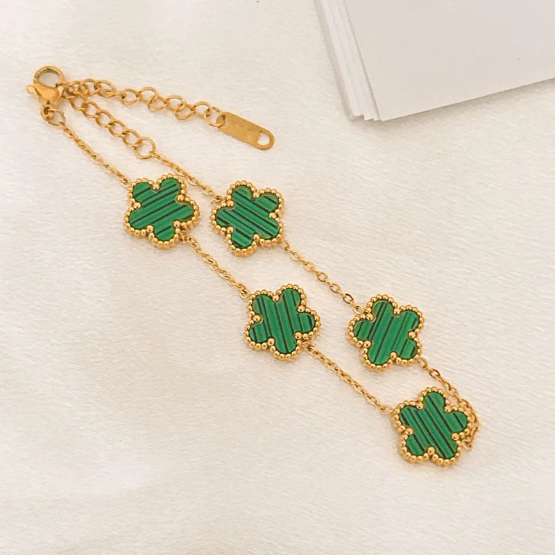 New Trendy Luxury Five Leaf Flower Pendant Necklace and earing