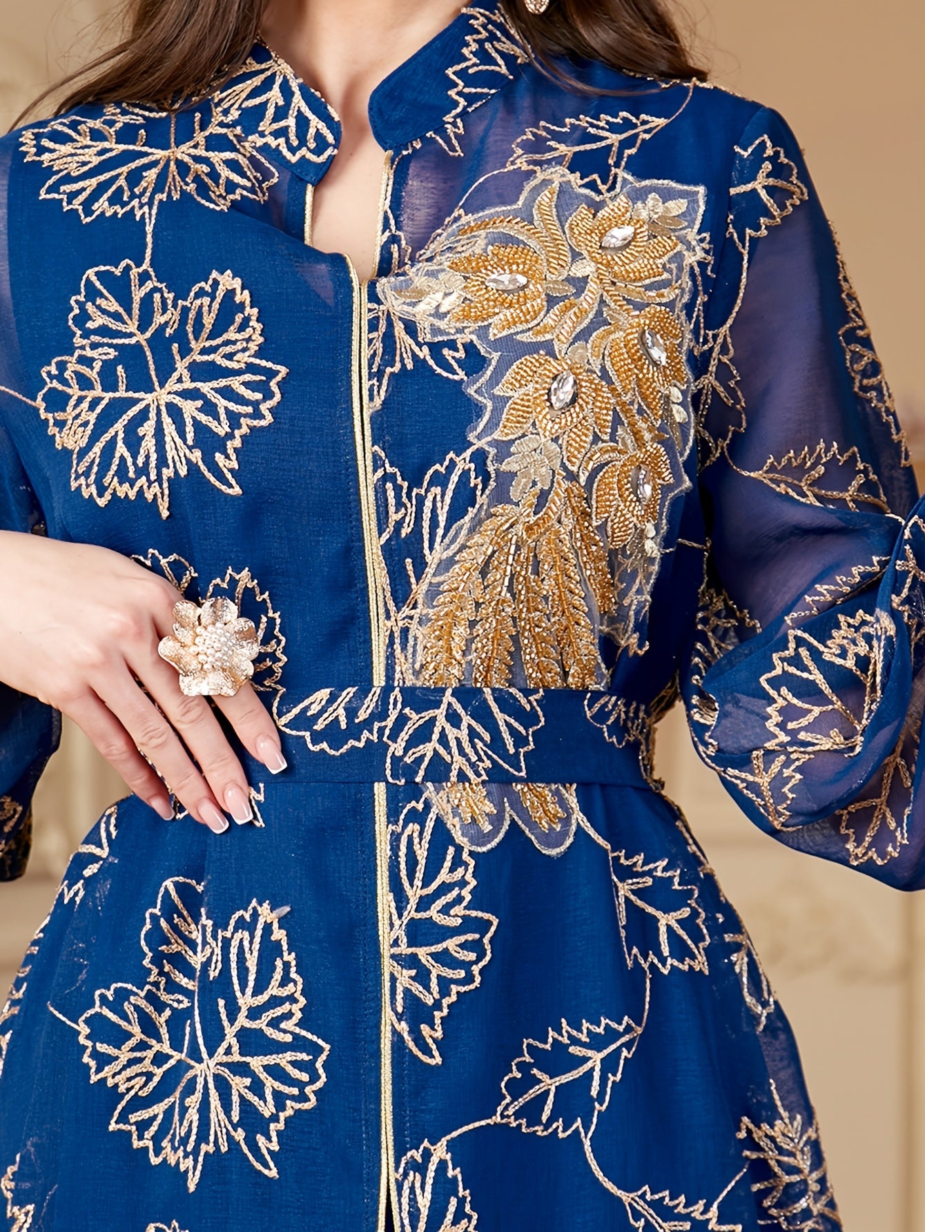 جلابية كحلي ملكية بتطريز ذهبي