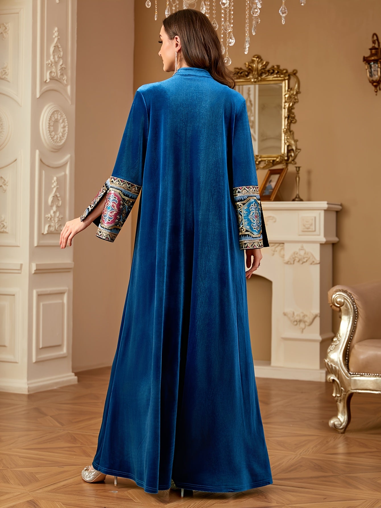 جلابية تراثية فاخرة