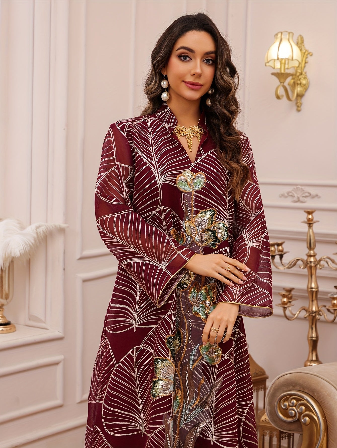 جلابية رُقيّ اللؤلؤ المطرّز