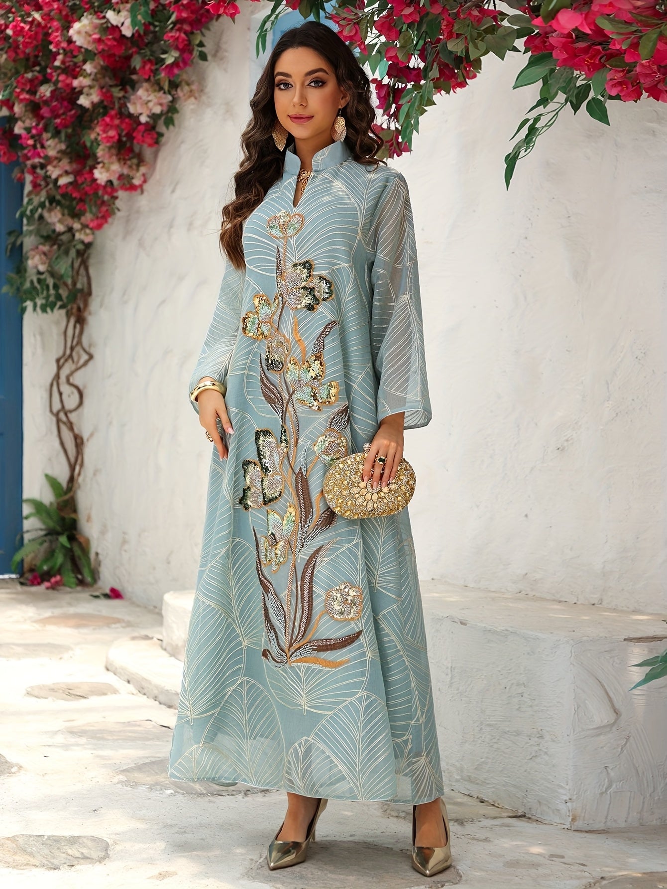 جلابية رُقيّ اللؤلؤ المطرّز