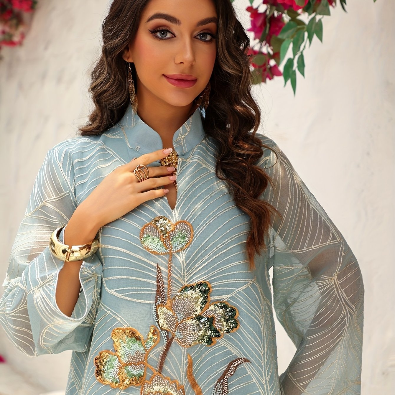 جلابية رُقيّ اللؤلؤ المطرّز