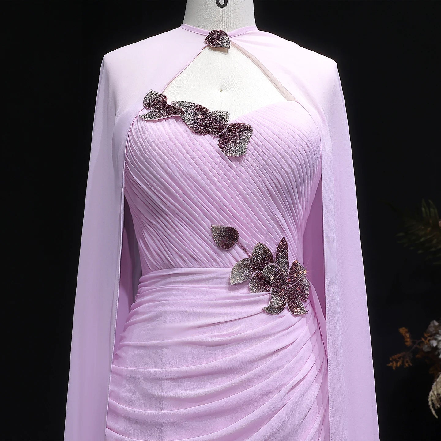 فستان سهرة وردي ملكي