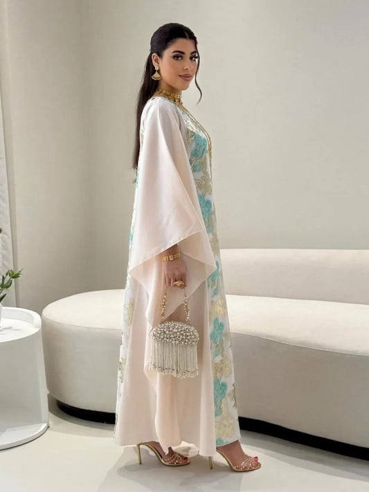 جلابية ناعمة مطرزة بأزهار ملونة