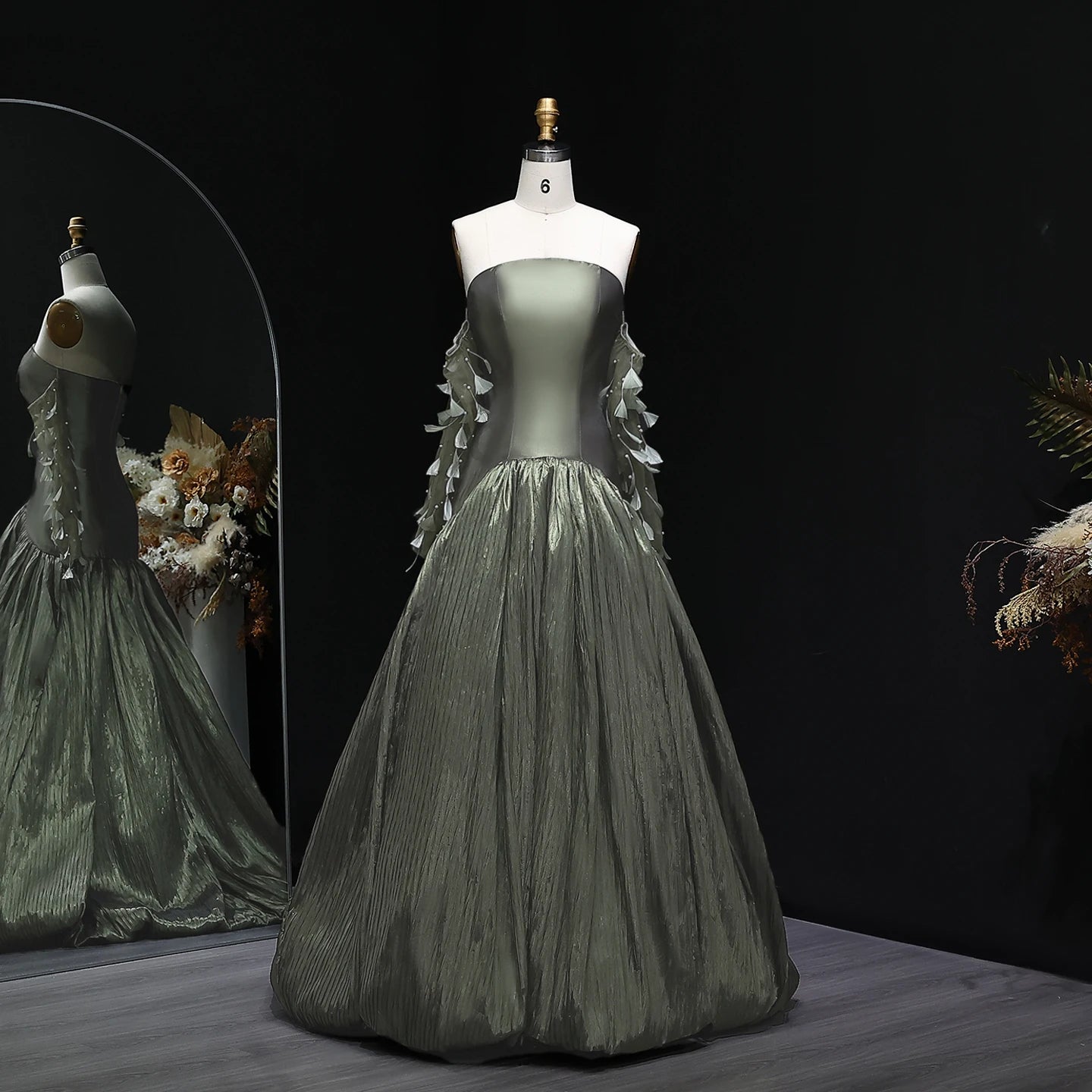 فستان سهرة أيقوني بلون الزيتون