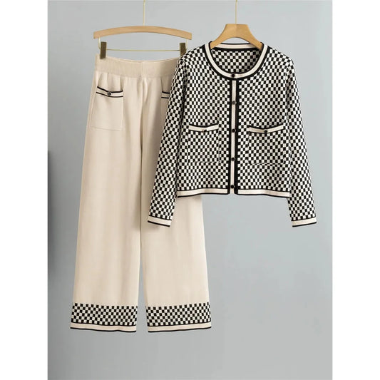 Elegant Checkerboard Two-Piece Set: Stylish Comfort