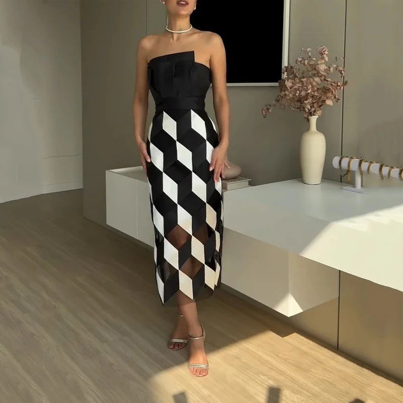 Elegant Strapless Geometric Dress: A Statement Piece