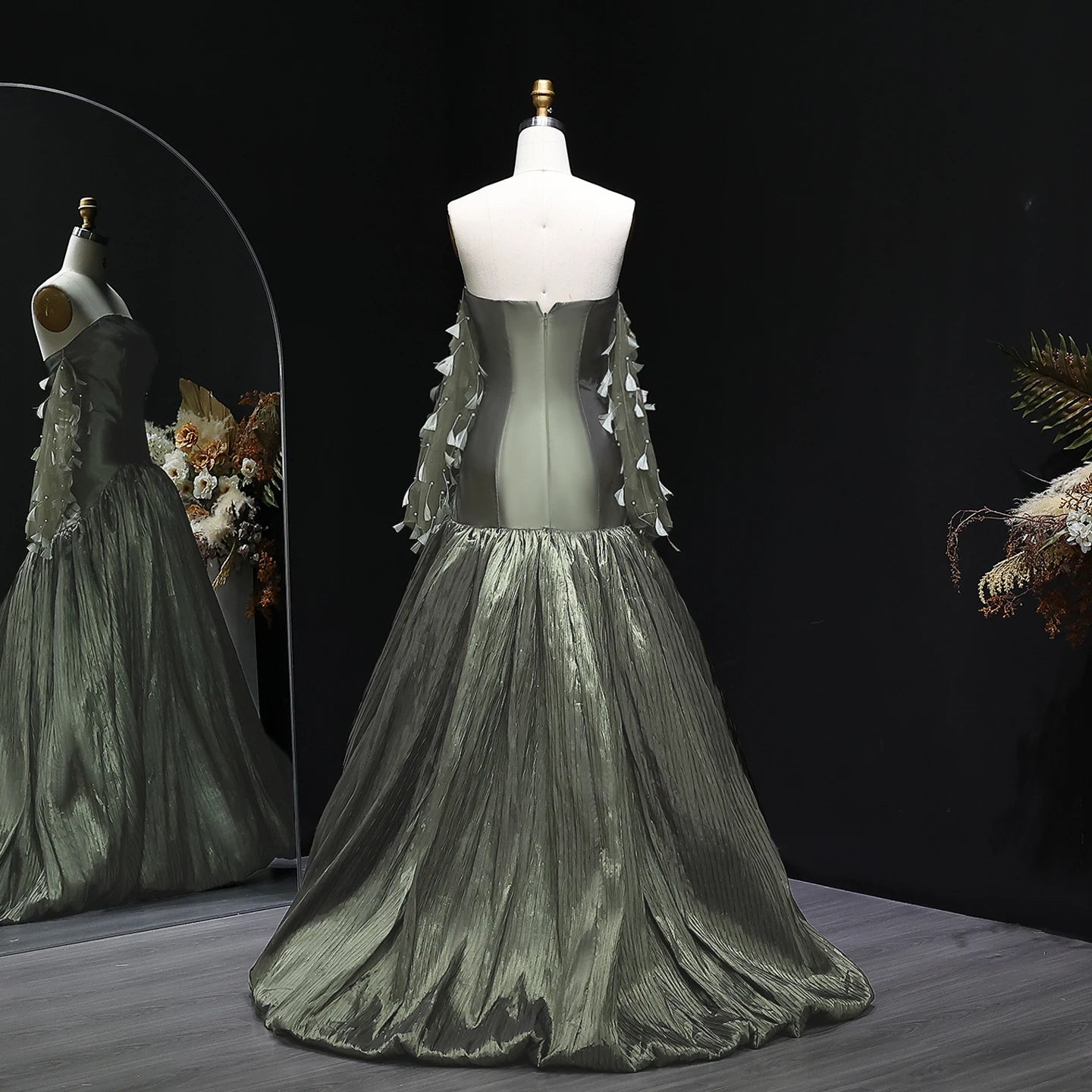 فستان سهرة أيقوني بلون الزيتون