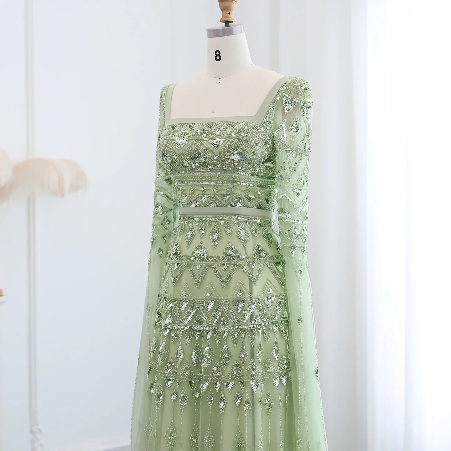 فستان الهيبة القرمزية