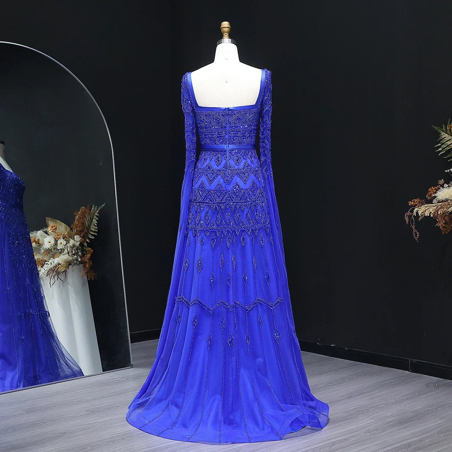 فستان الهيبة القرمزية