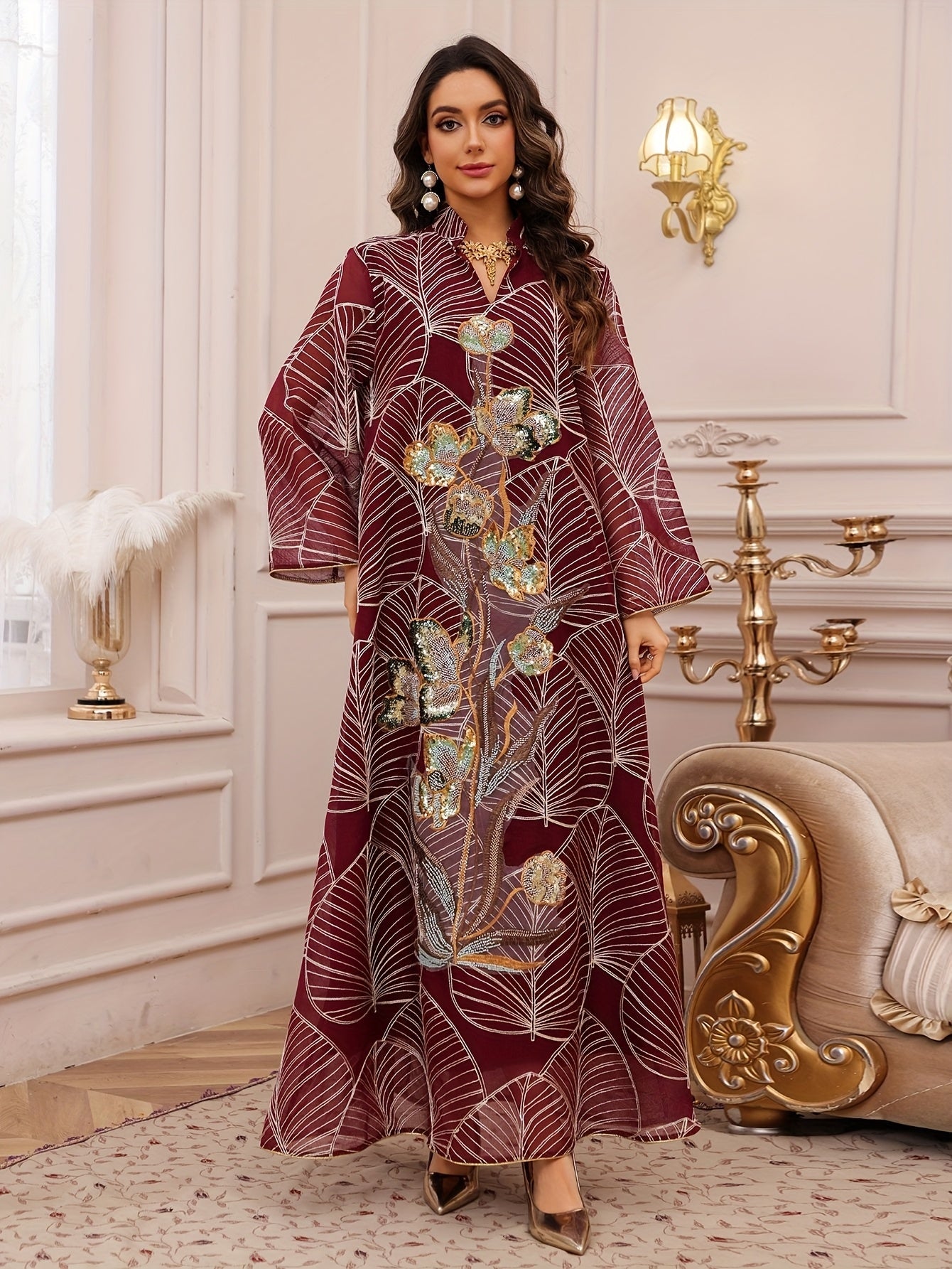 جلابية رُقيّ اللؤلؤ المطرّز