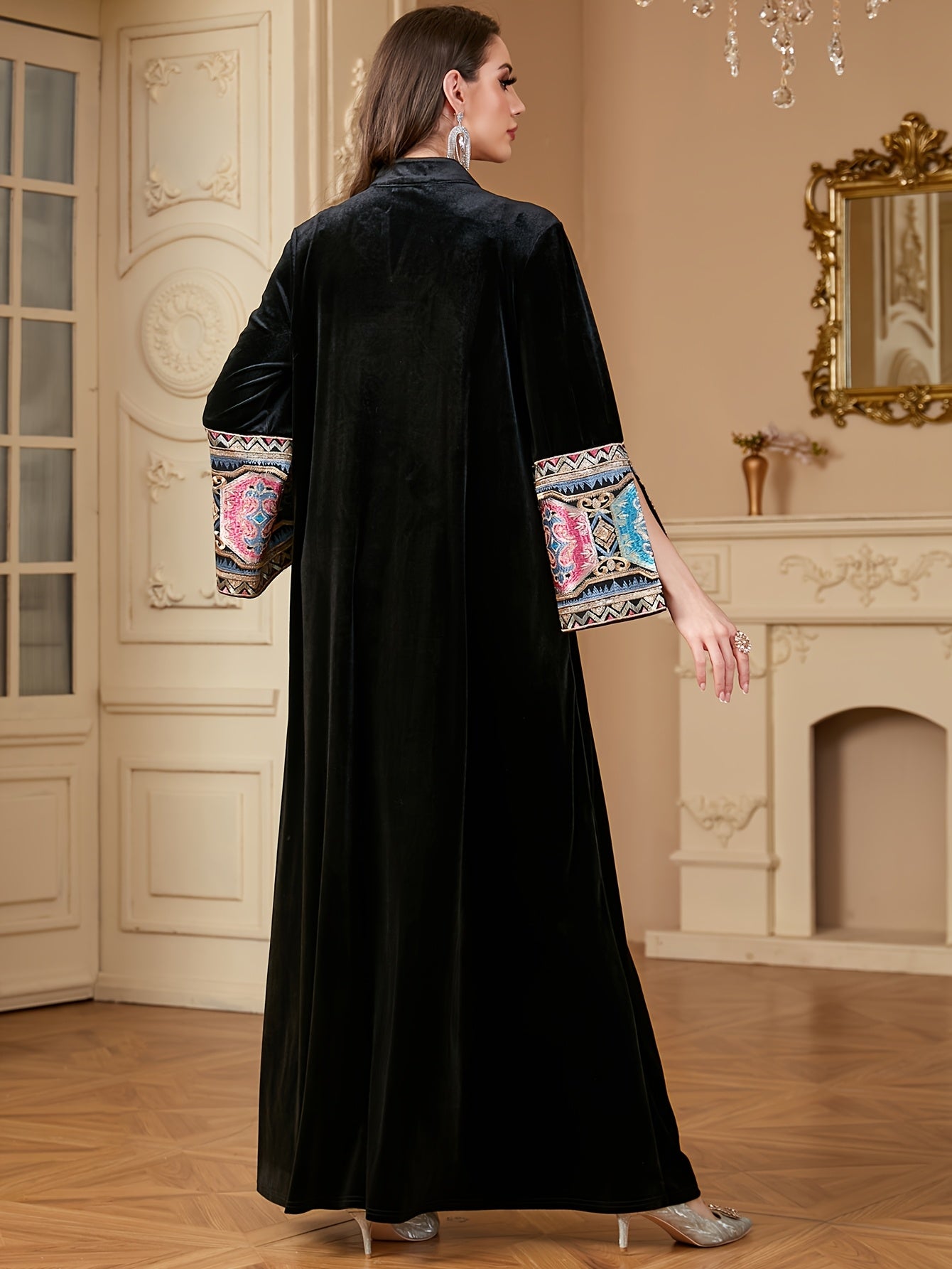 جلابية تراثية فاخرة